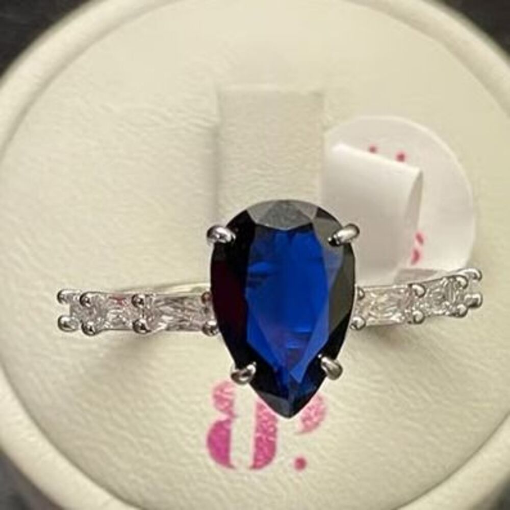 Saphire on Silver Ring